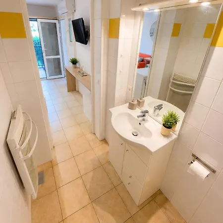 Piscine Clim A 300m De La Des Sablettes Apartman *